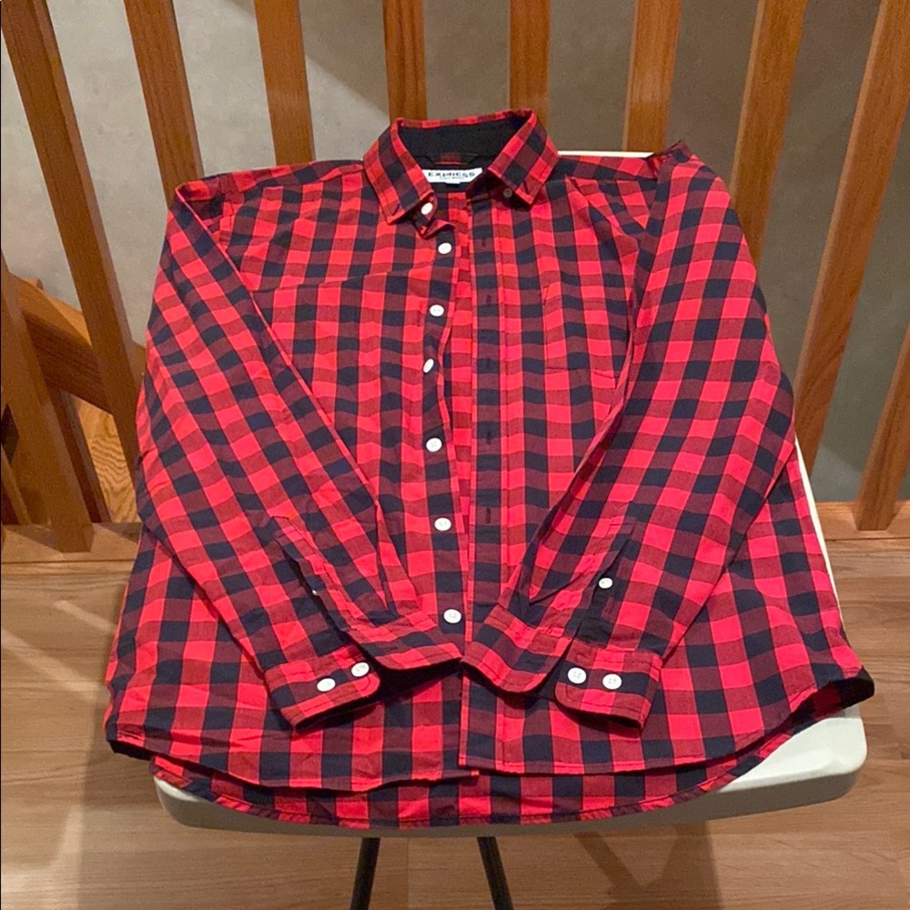 Express long sleeve button down shirt. Size: M. Color: Red/Black